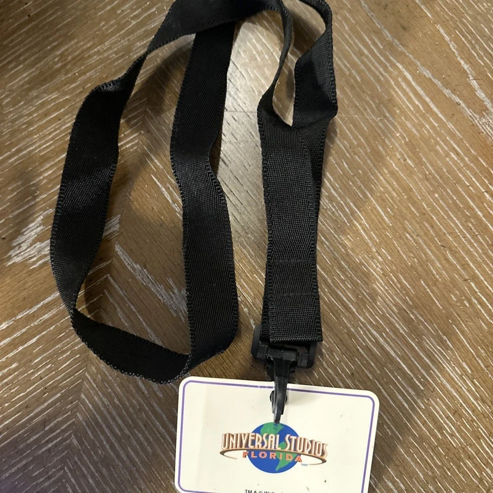 universal studies‎ pin trader lanyard